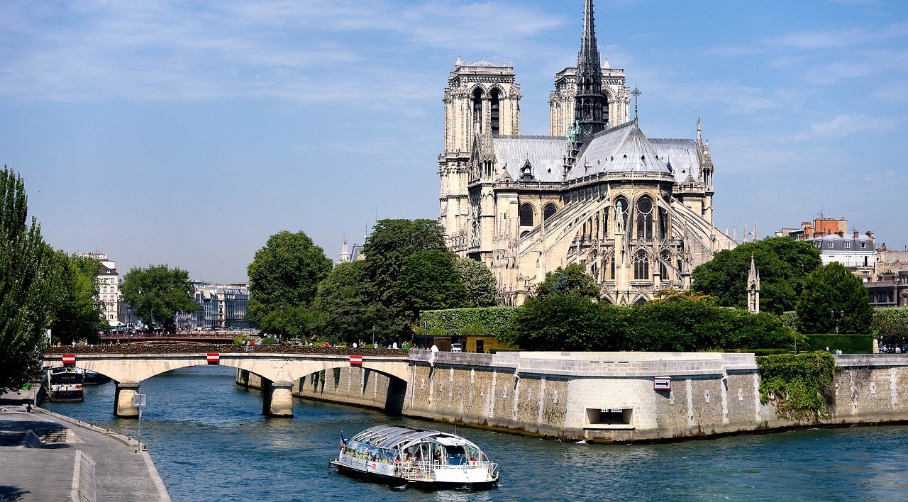 Location de péniche à Paris