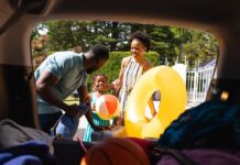 famille qui part en vacances